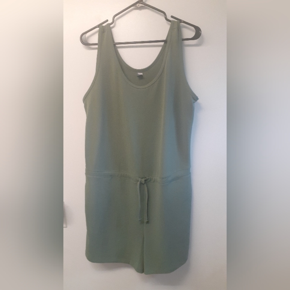 Cute olive green Joe Fresh romper - size large
